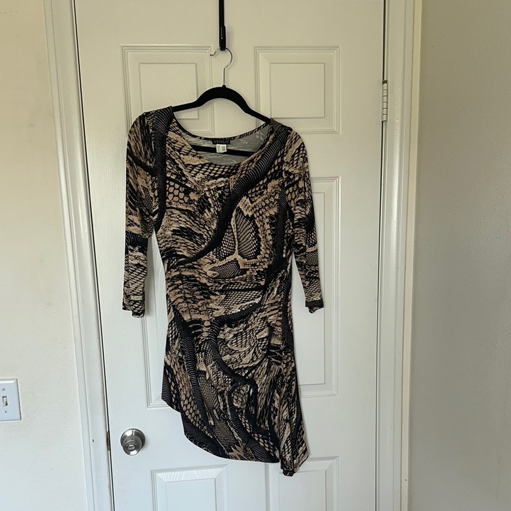 VENUS Black and Tan Asymmetrical Bodycon Dress